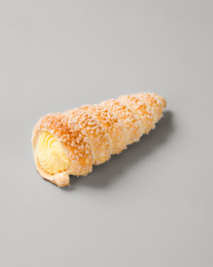 cornet à la crème sur un fond gris